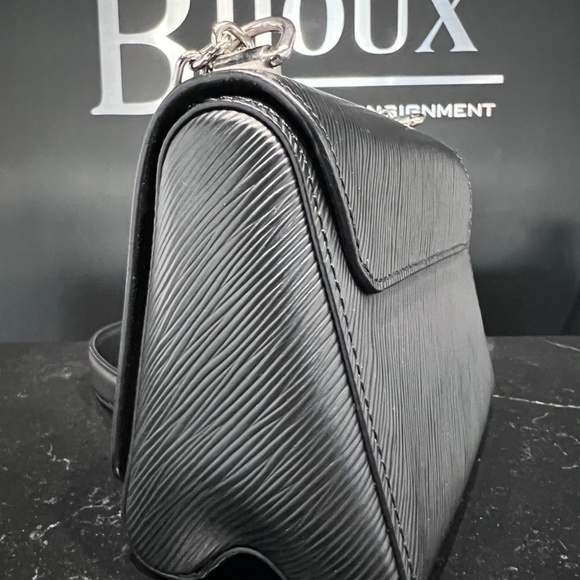 Louis Vuitton Twist PM - Picture 9 of 12